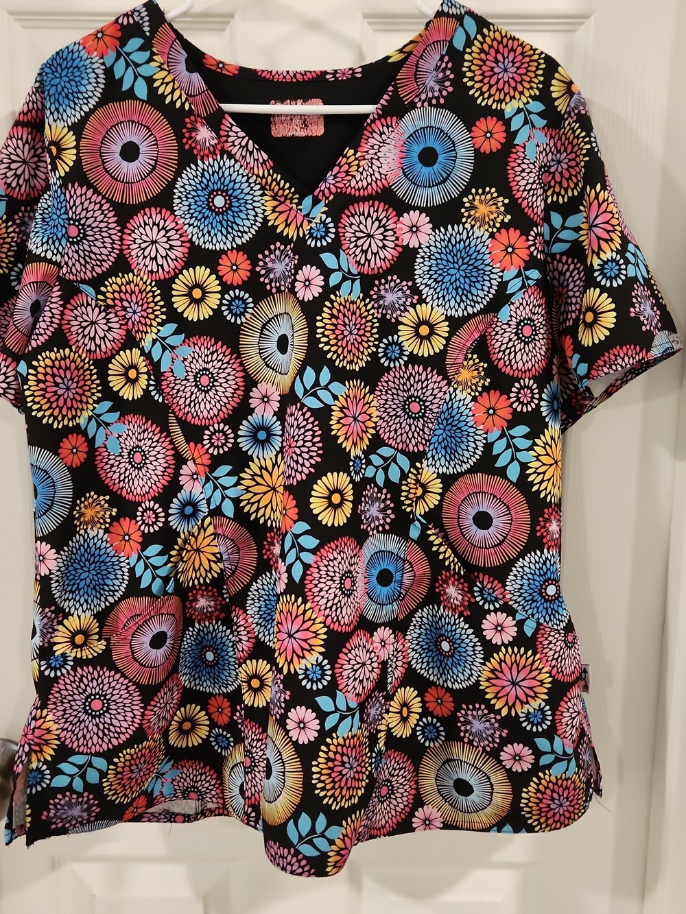 Scrubs Women's XL Petal Affair Floral Print Ava Therese Scrub Top